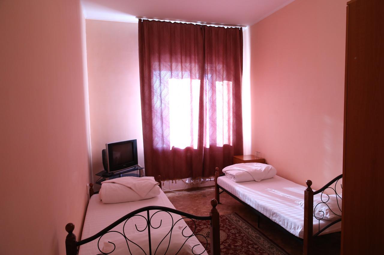 Hotel Alkuat Astana Ngoại thất bức ảnh