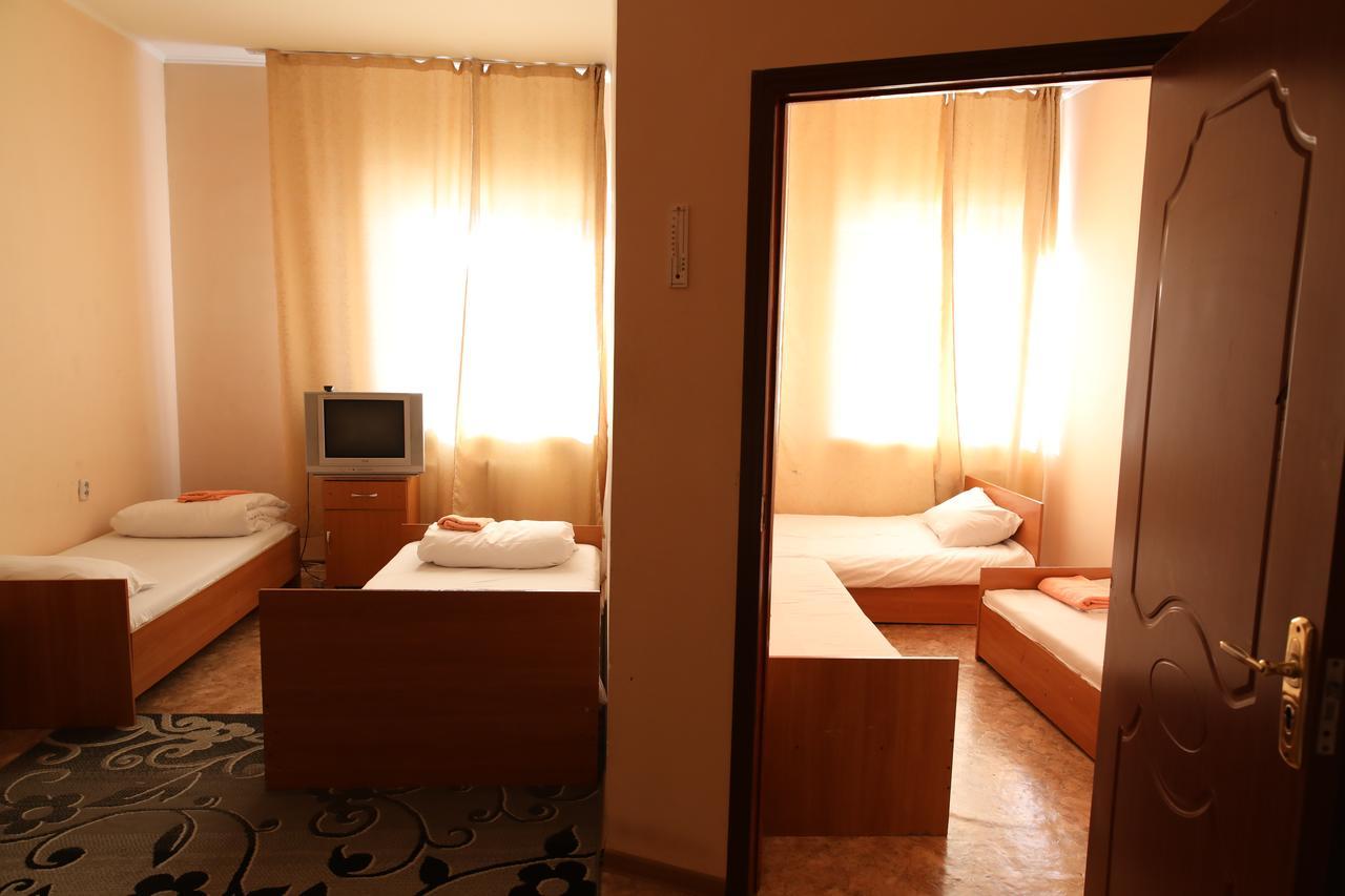 Hotel Alkuat Astana Ngoại thất bức ảnh