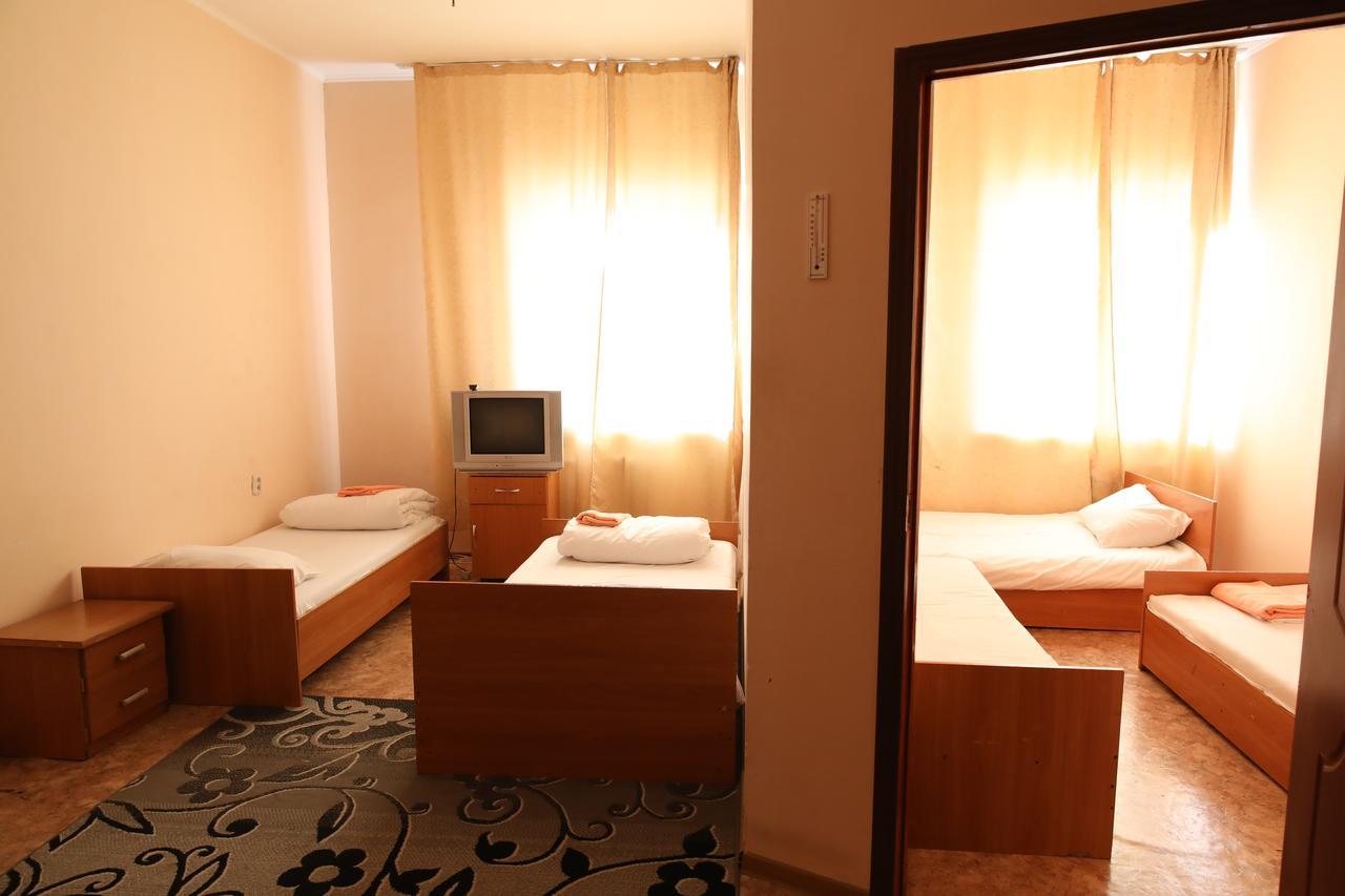 Hotel Alkuat Astana Ngoại thất bức ảnh